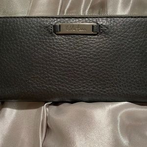 Cole Haan Travel Zip Wallet Village II